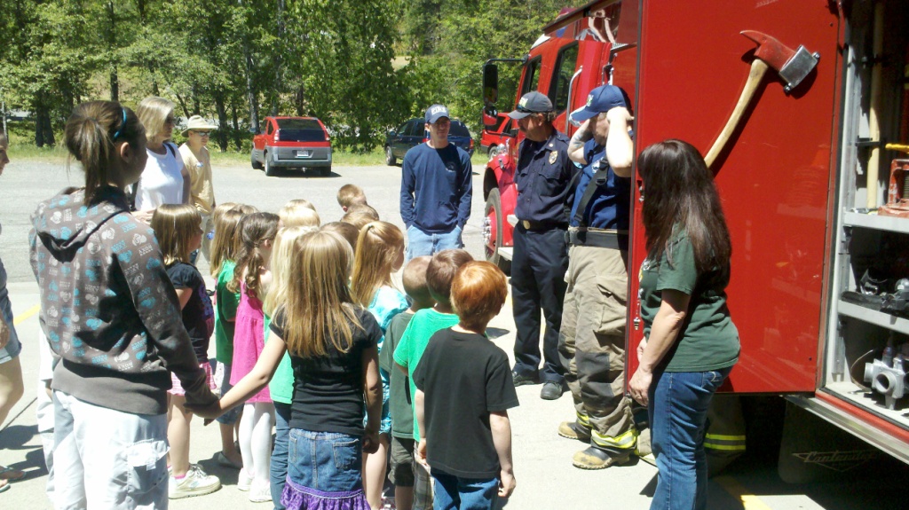 loading Gallery/Events//Kids Visit, 20may2011/fullsize/110520 104.jpg... or select a thumbnail